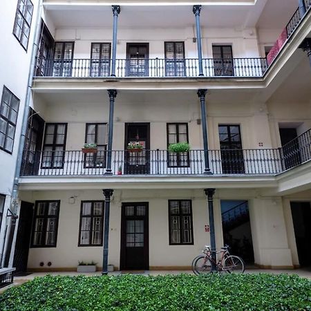 Lovely Downtown Apartment Close To The Basilica Budapeszt Zewnętrze zdjęcie